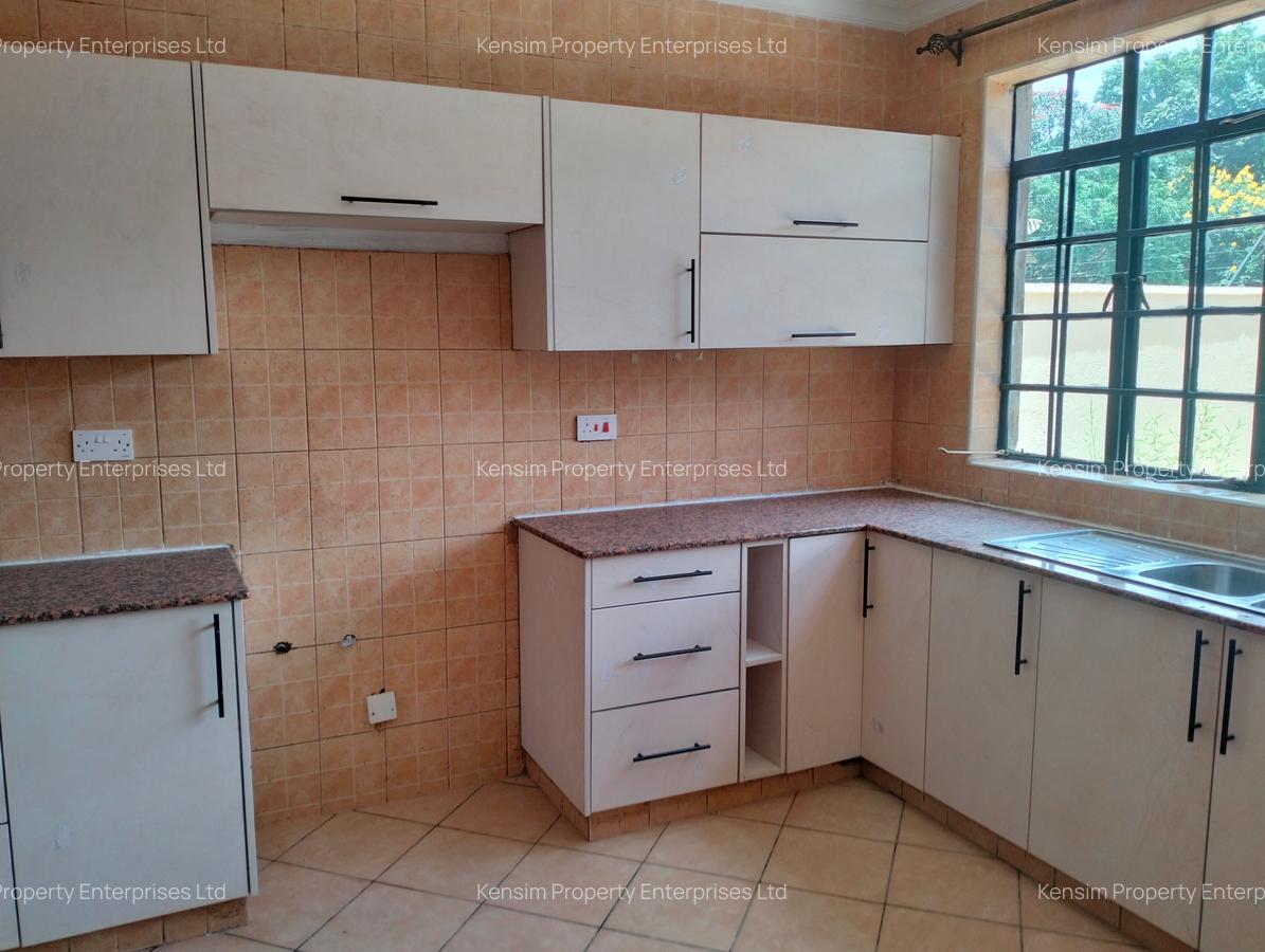 4 Bed Townhouse with En Suite in Lavington - 13