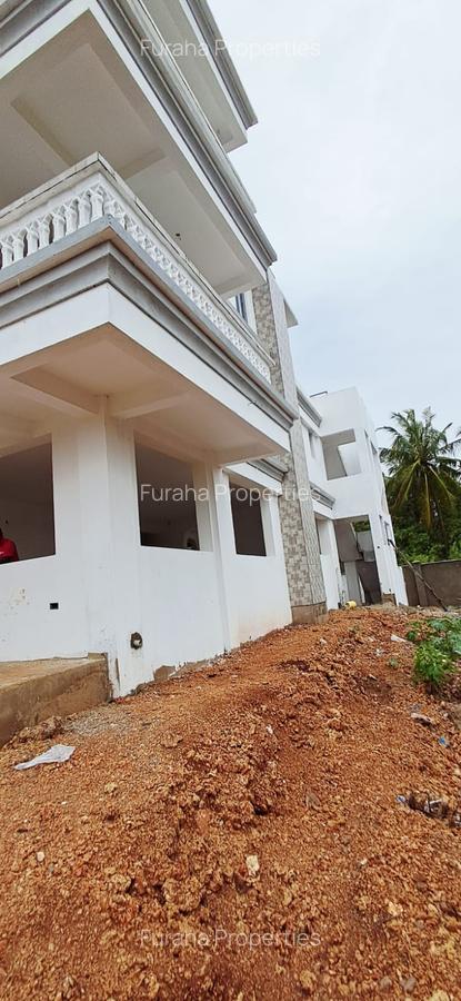 4 Bed Villa in Diani - 10