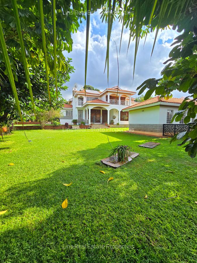 5 Bed House with En Suite in Runda - 1
