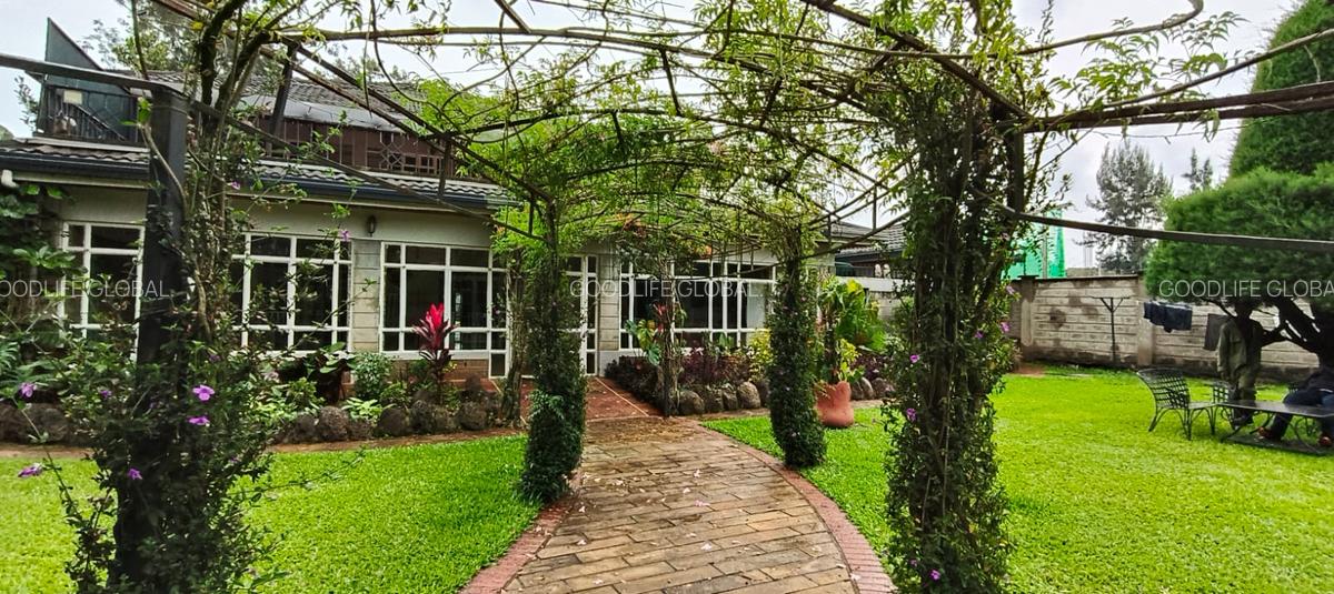 4 Bed House with En Suite at Runda - 3