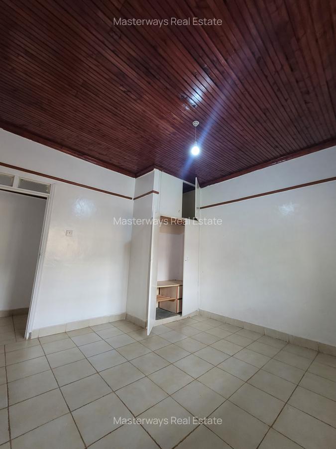 5 Bed House with En Suite at Mountain View Estate - 5