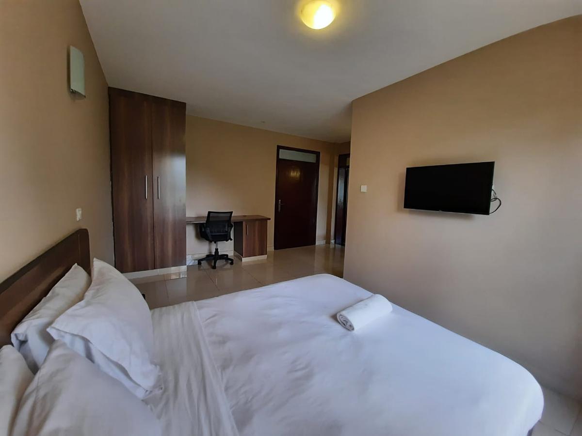 Serviced 1 Bed Apartment with En Suite in Kileleshwa - 4