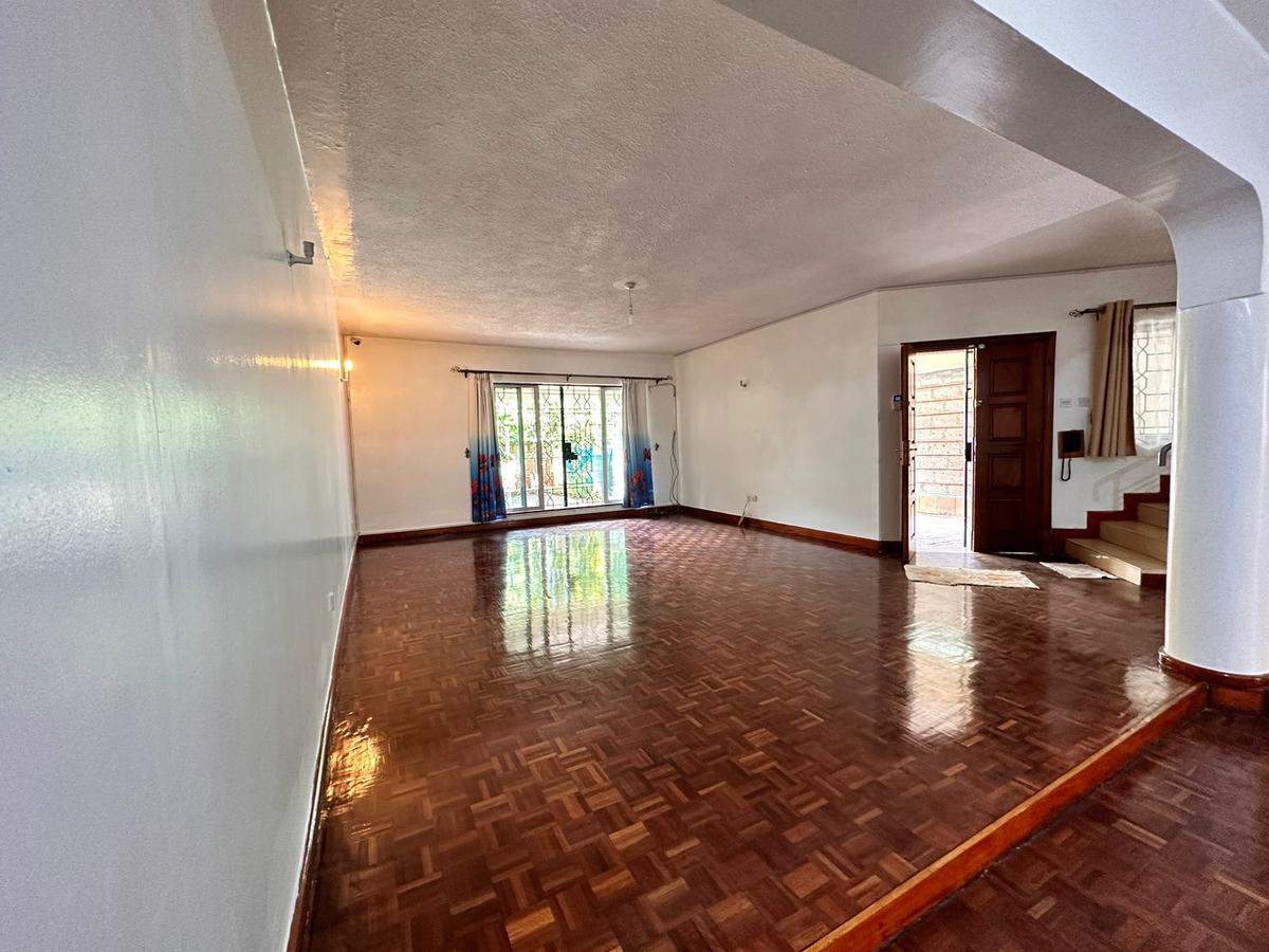 4 Bed Townhouse with En Suite in Lavington - 2