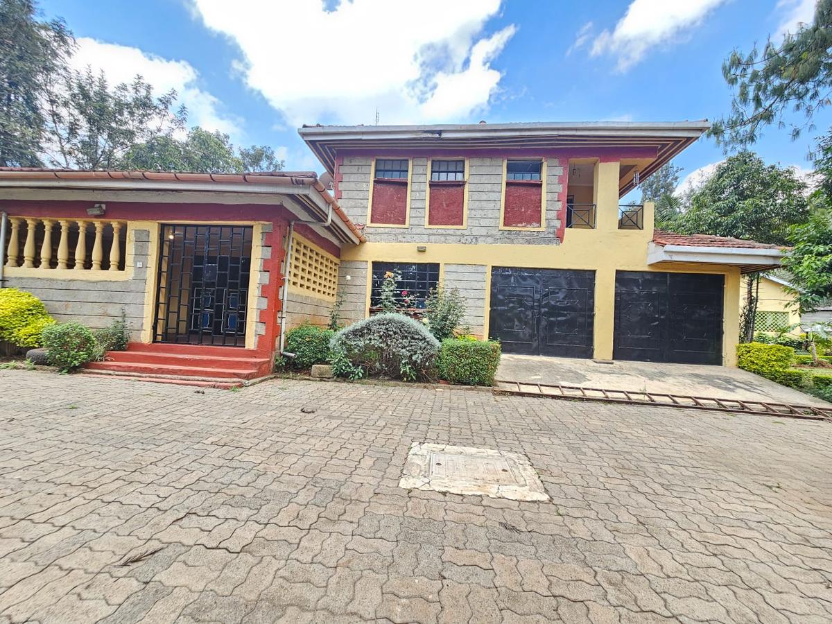 5 Bed House with En Suite in Nyari - 1