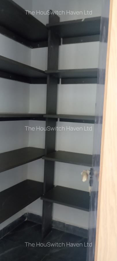 6 Bed Townhouse with En Suite at Off Convent Drive - 8