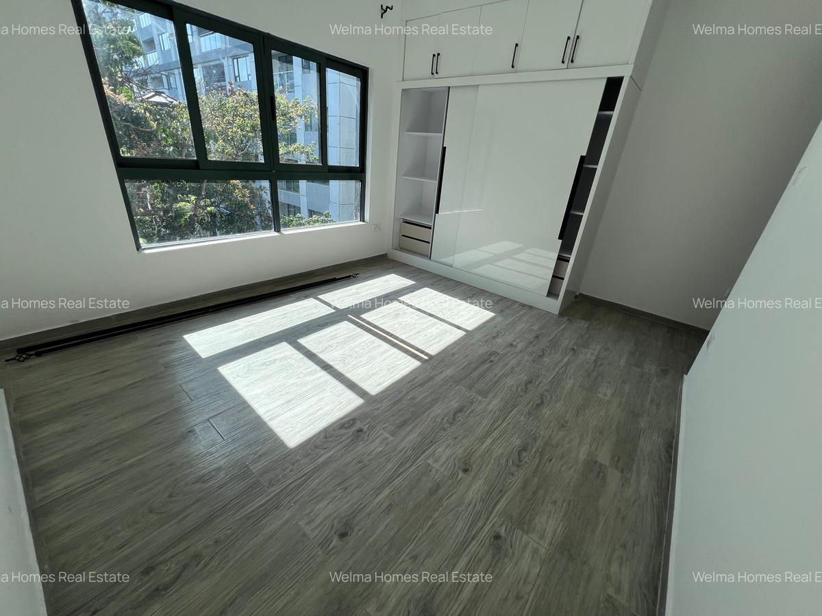 2 Bed Apartment with En Suite in Lavington - 8