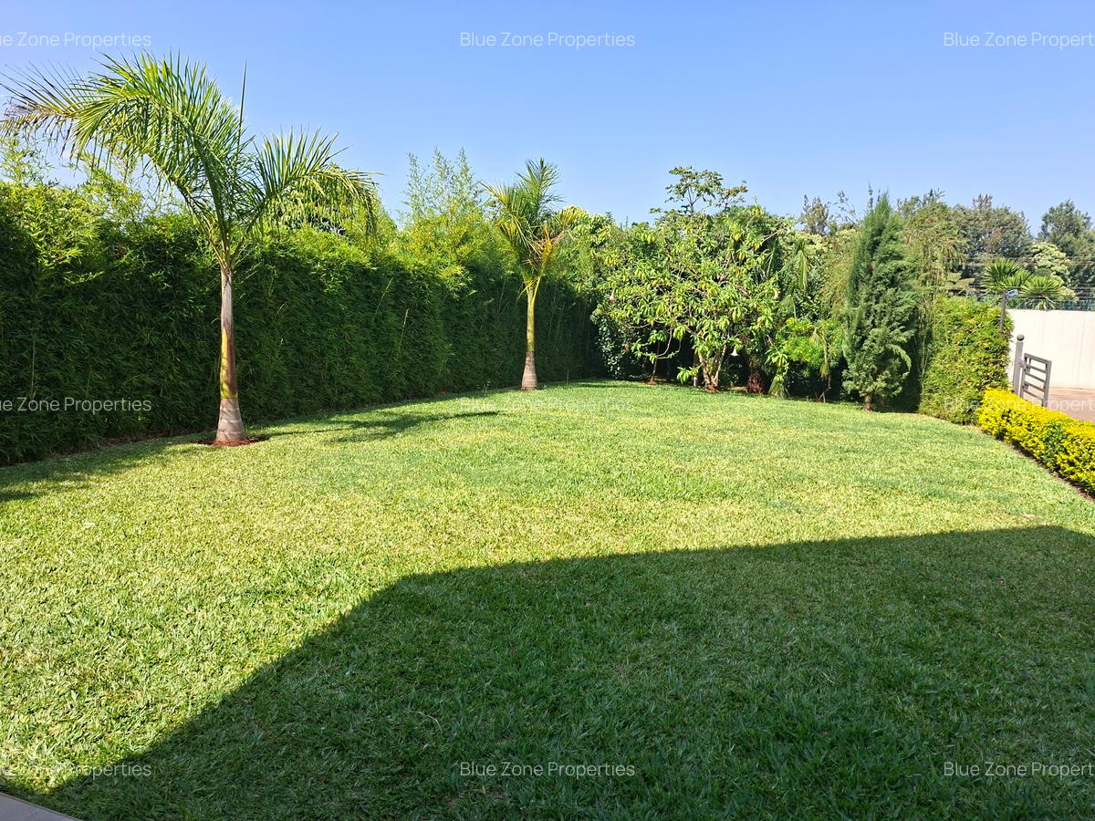 5 Bed Townhouse with En Suite at Off Panafric Insurance Avenue - 3