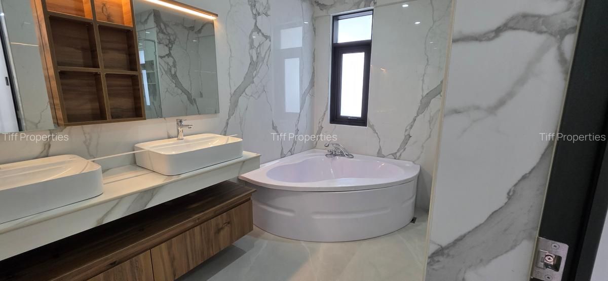 6 Bed Townhouse in Lavington - 11