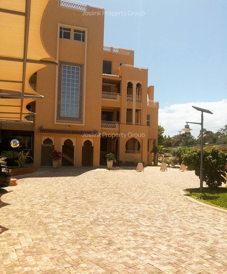 Serviced 3 Bed Apartment with En Suite in Nyali Area - 8