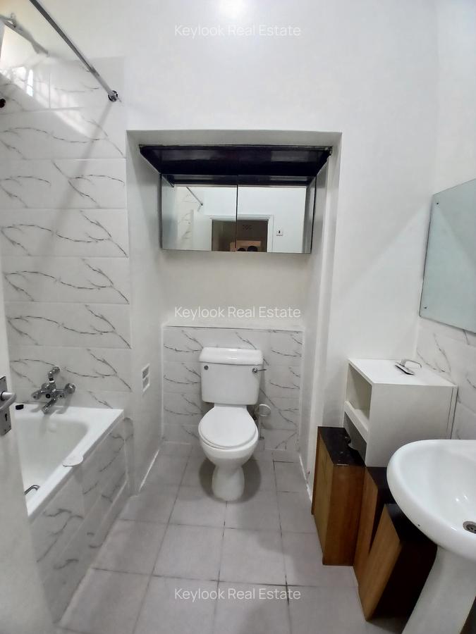 5 Bed House with En Suite at Lavington - 14