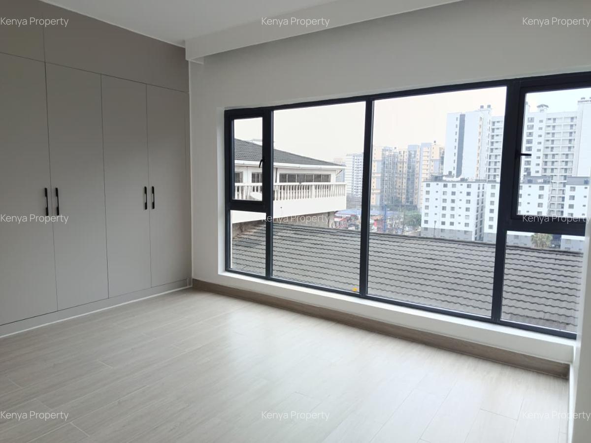 2 Bed Apartment with En Suite at Kindaruma Road - 11