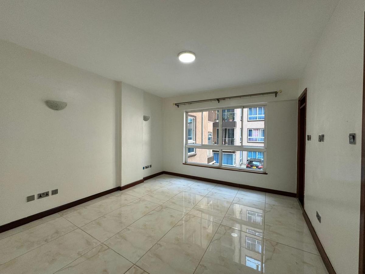 4 Bed Apartment with En Suite in Riverside - 16