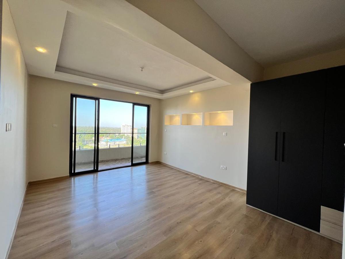5 Bed Apartment with En Suite in Parklands - 6