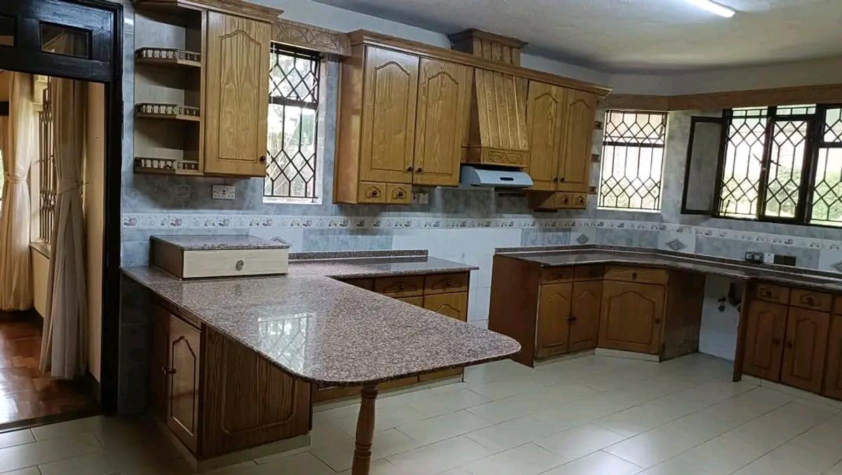 5 Bed House with En Suite in Runda - 5