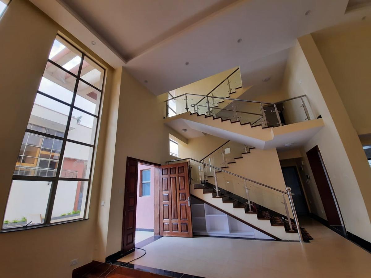 5 Bed Villa with En Suite in Lavington - 9