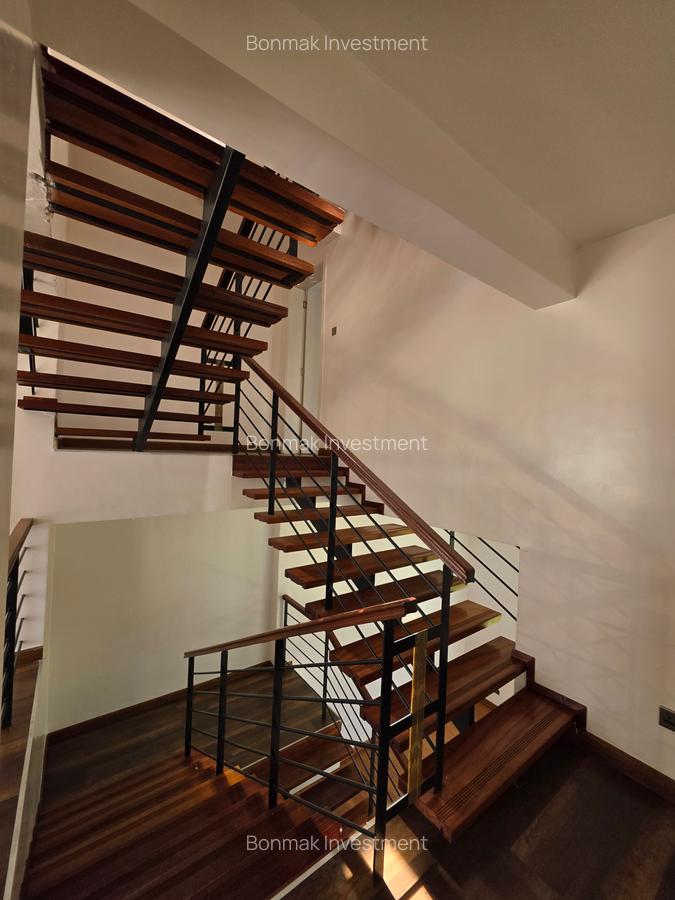 4 Bed Townhouse with En Suite at Lavington Green - 18