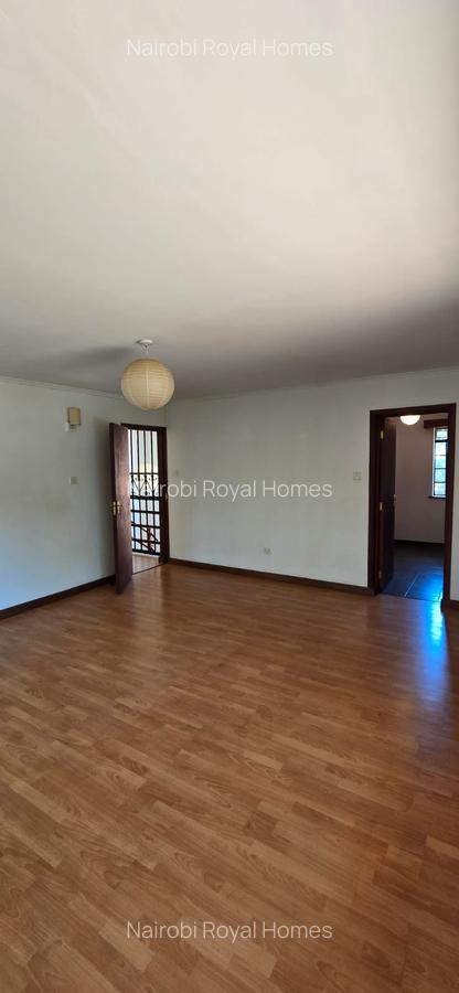 5 Bed Townhouse with En Suite at Meadows - 18