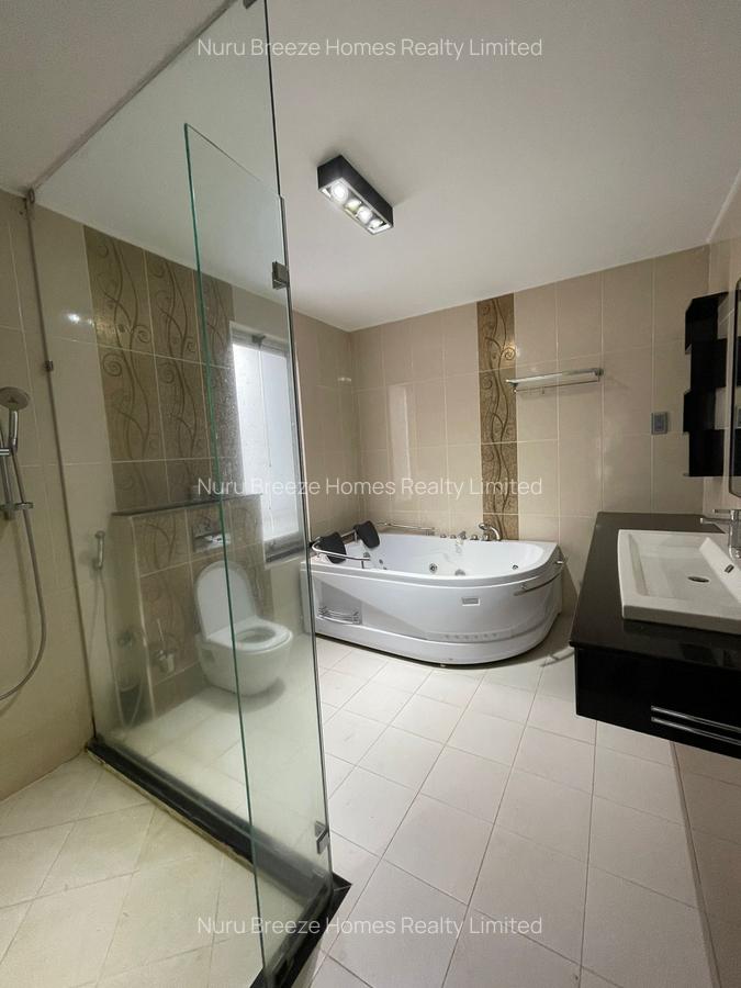 3 Bed Apartment with En Suite in Riverside - 6