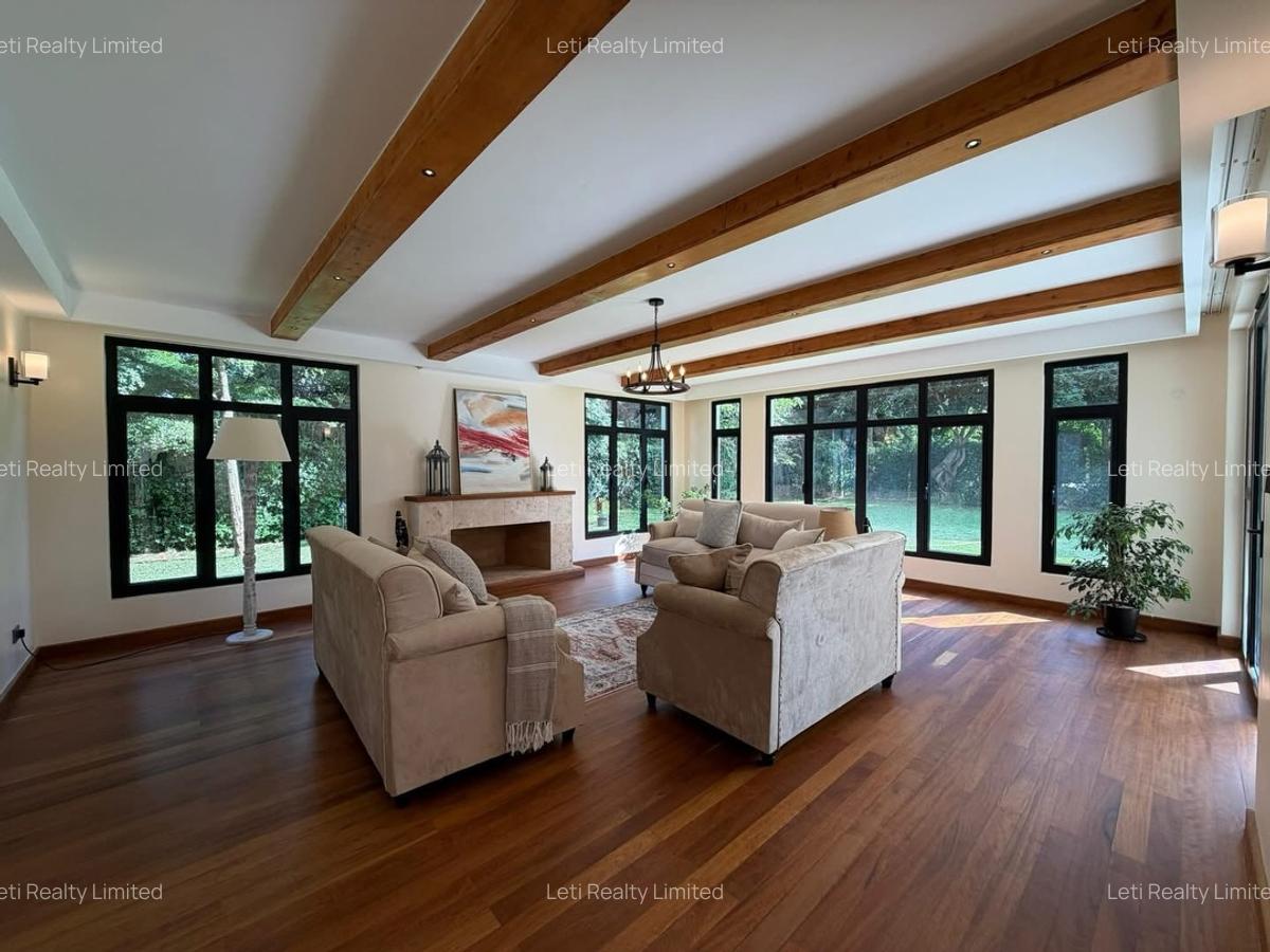 5 Bed House with En Suite in Runda - 17