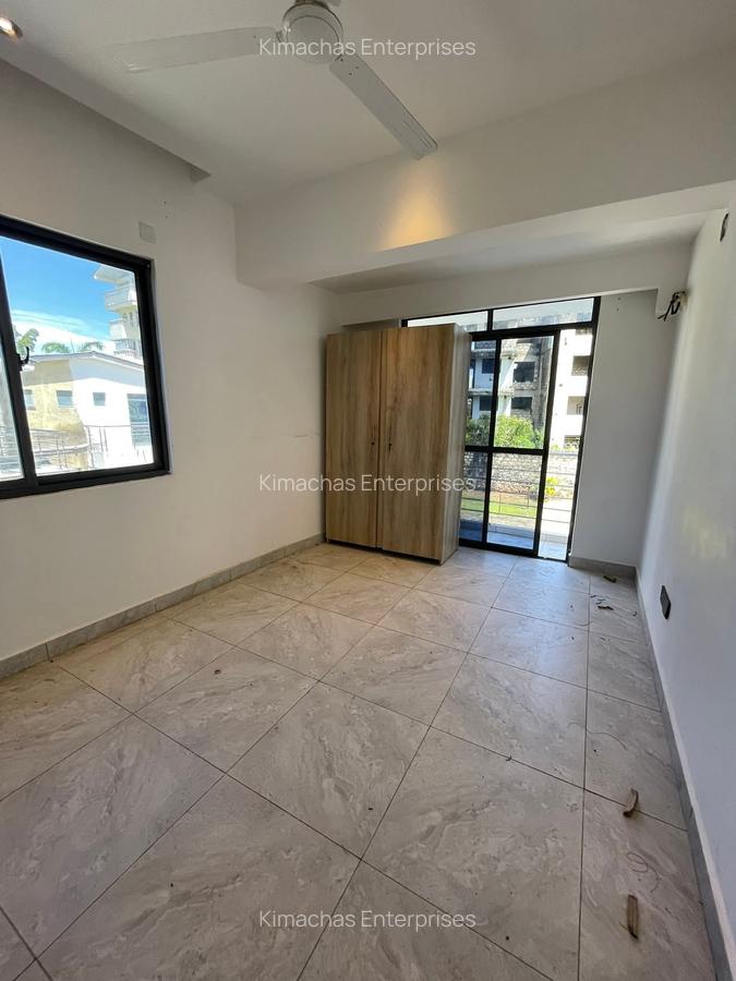 2 Bed Apartment with En Suite at 4Th Avenue Nyali - 12