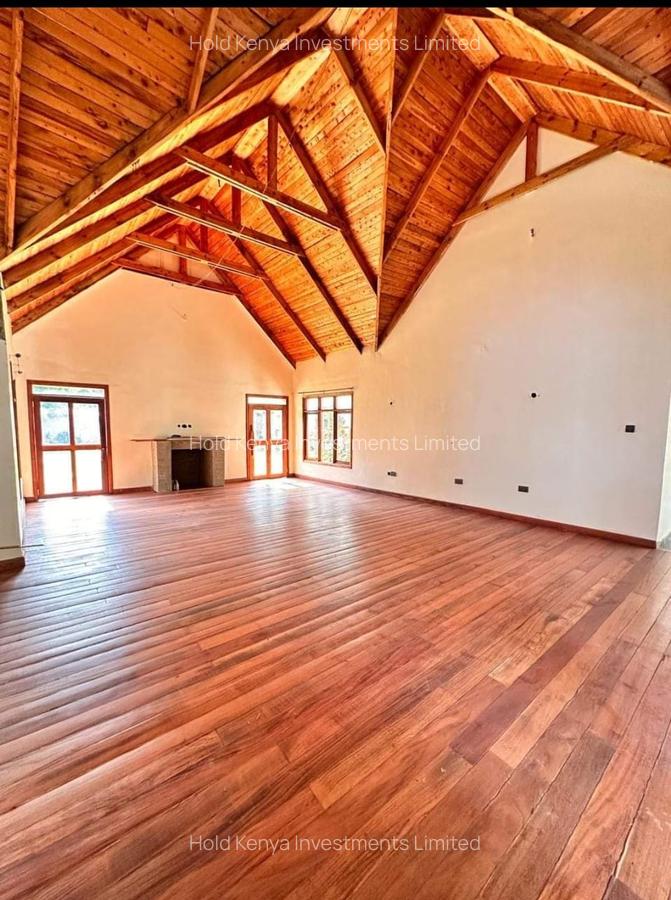 6 Bed House with En Suite at Ridgeways Road - 6