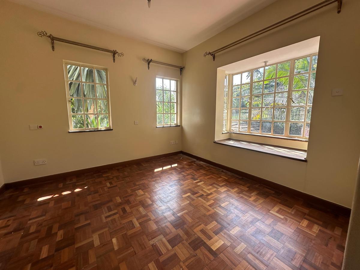 5 Bed Apartment with En Suite at Lavington - 12