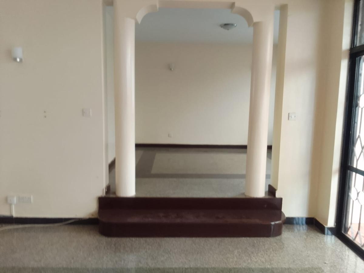 4 Bed Villa with En Suite in Westlands Area - 9