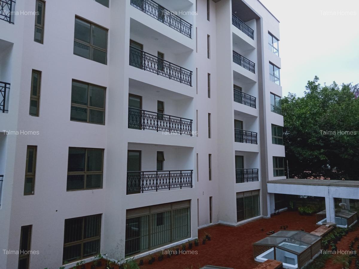 3 Bed Apartment with En Suite in Lavington - 1