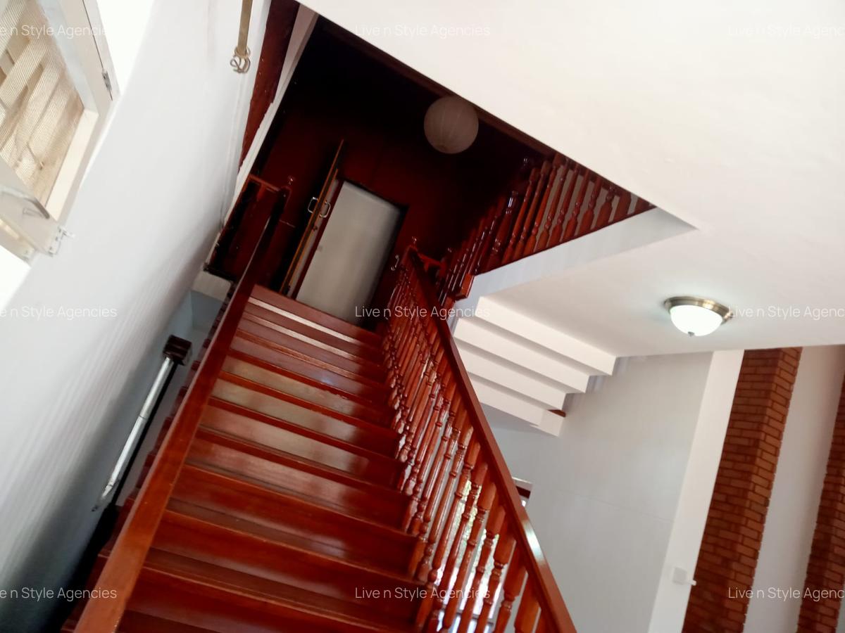 4 Bed House with En Suite in Runda - 7