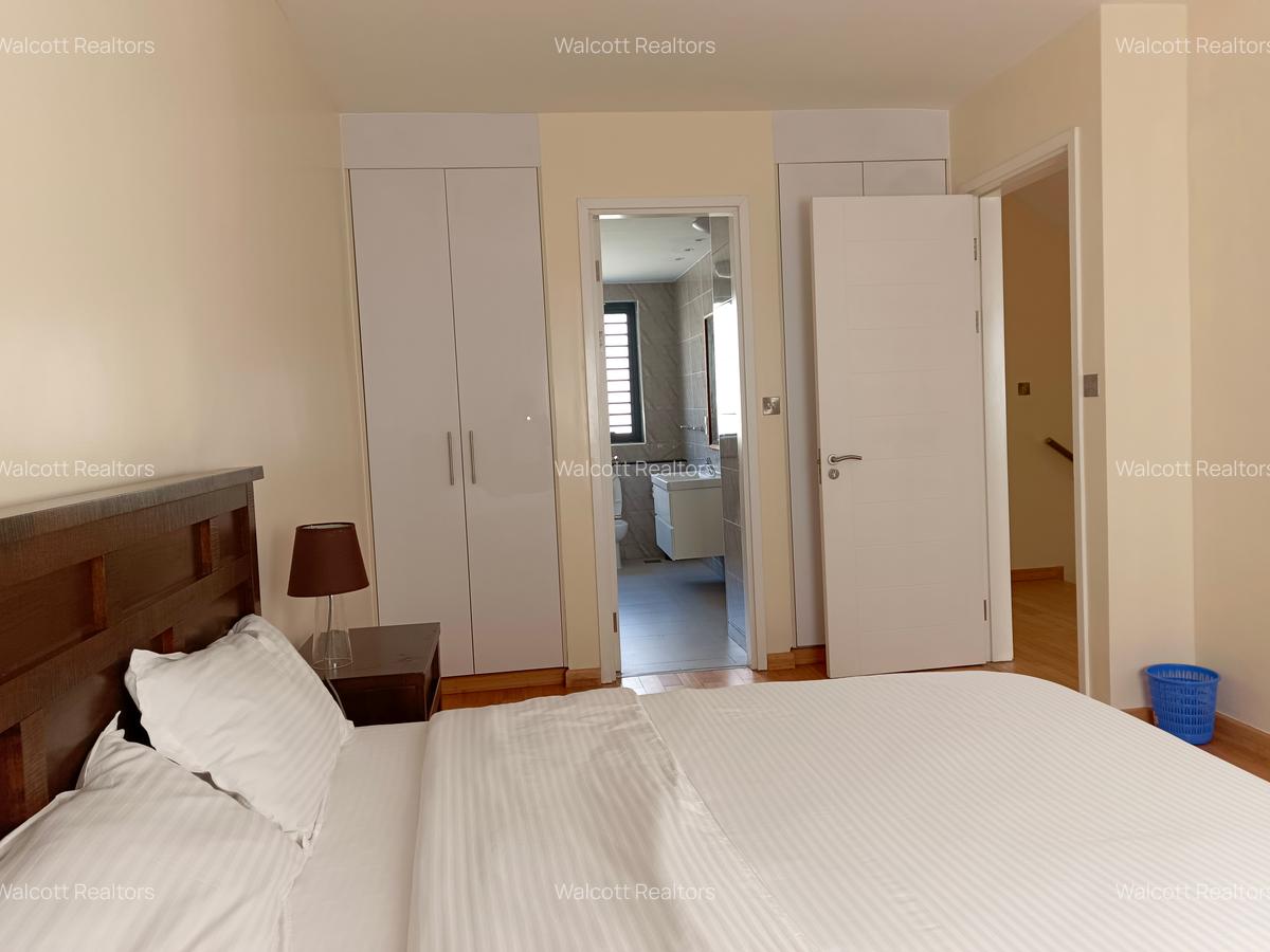 4 Bed Villa with En Suite at Garden City - 14