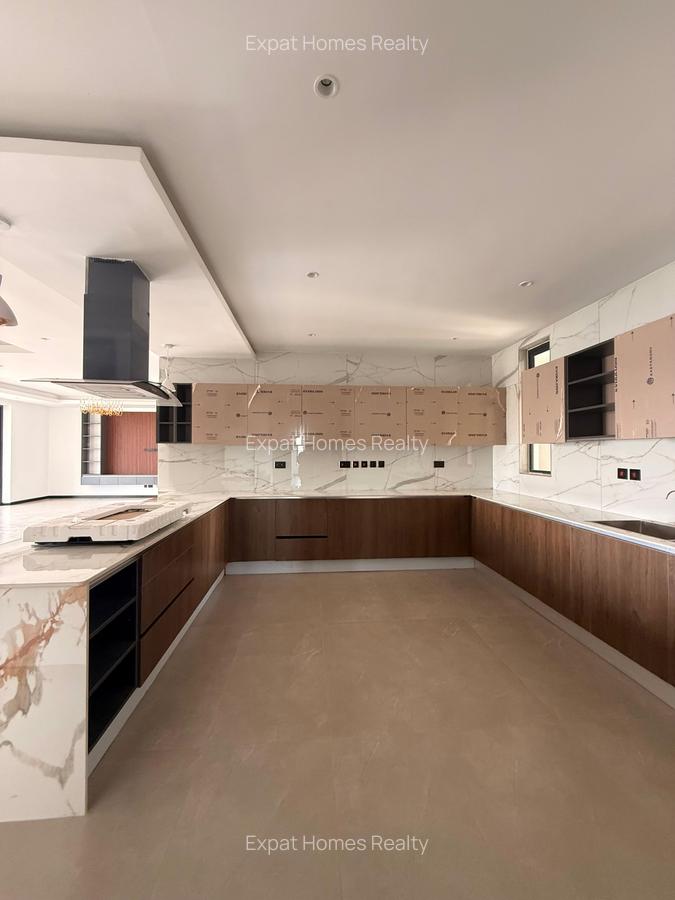 3 Bed Apartment with En Suite in Riverside - 12