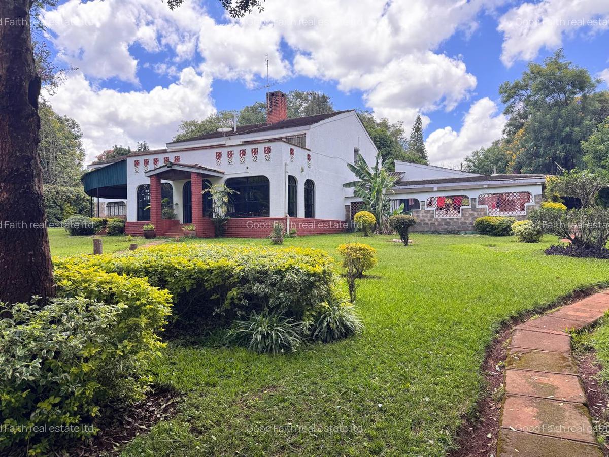 5 Bed House with En Suite in Runda - 16