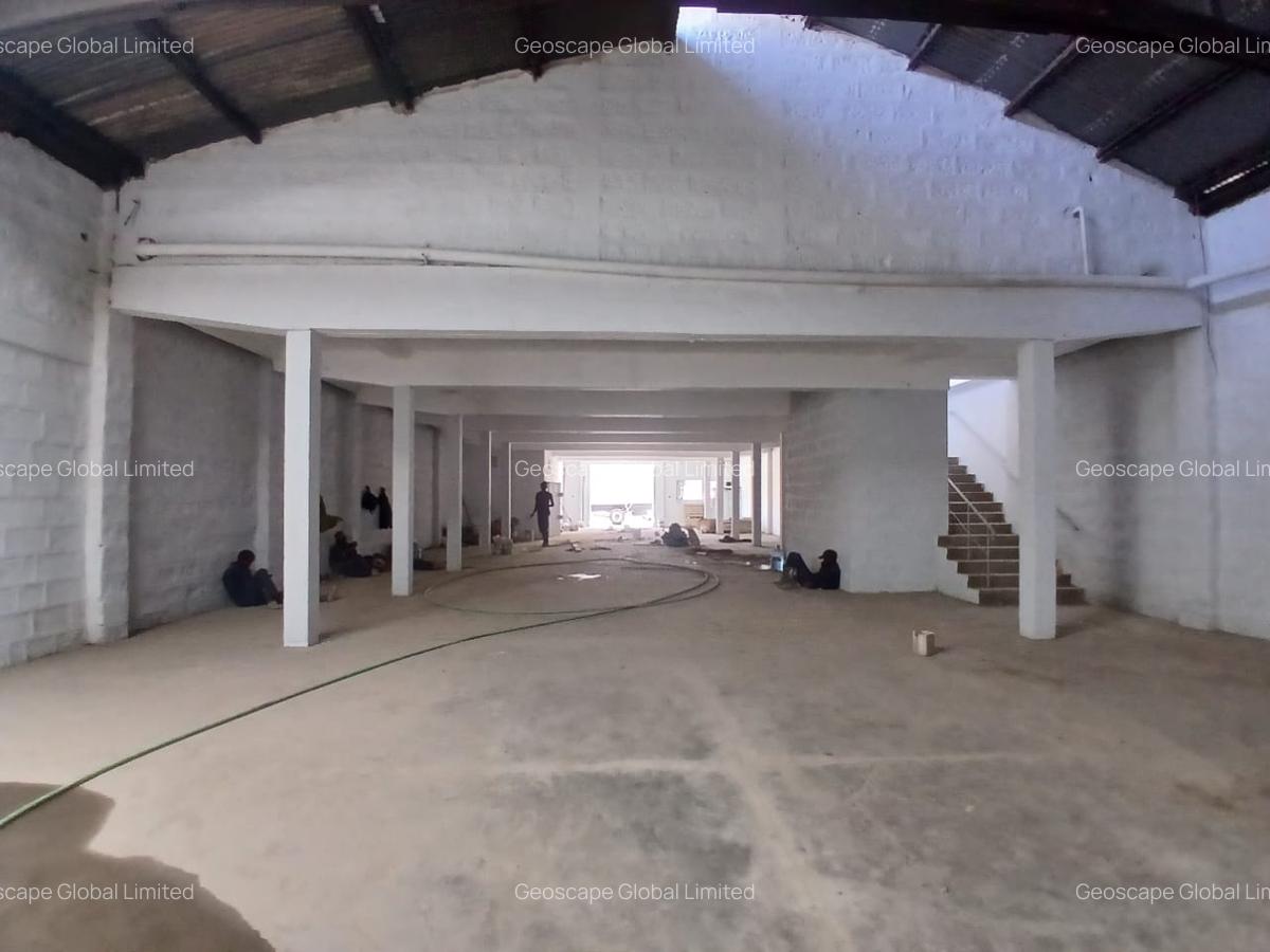 7,000 ft² Warehouse with Parking in Industrial Area - 5