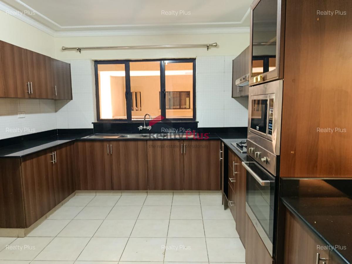 3 Bed Apartment with En Suite in Kilimani - 3