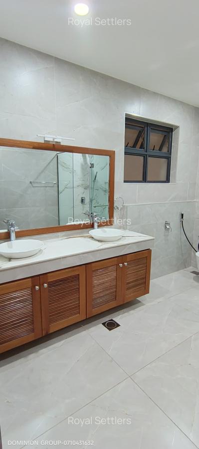 4 Bed Apartment with En Suite at Lantana Road - 14