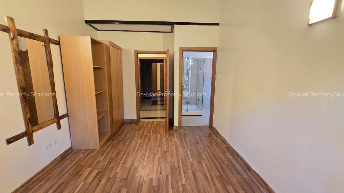 5 Bed Townhouse with En Suite at Othaya Rd - 13