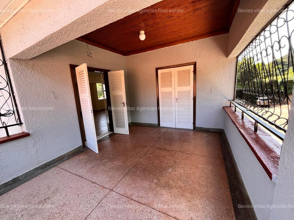 5 Bed House with En Suite at Loresho - 16