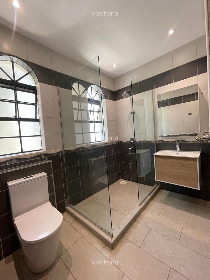 3 Bed Apartment with En Suite in Brookside - 11