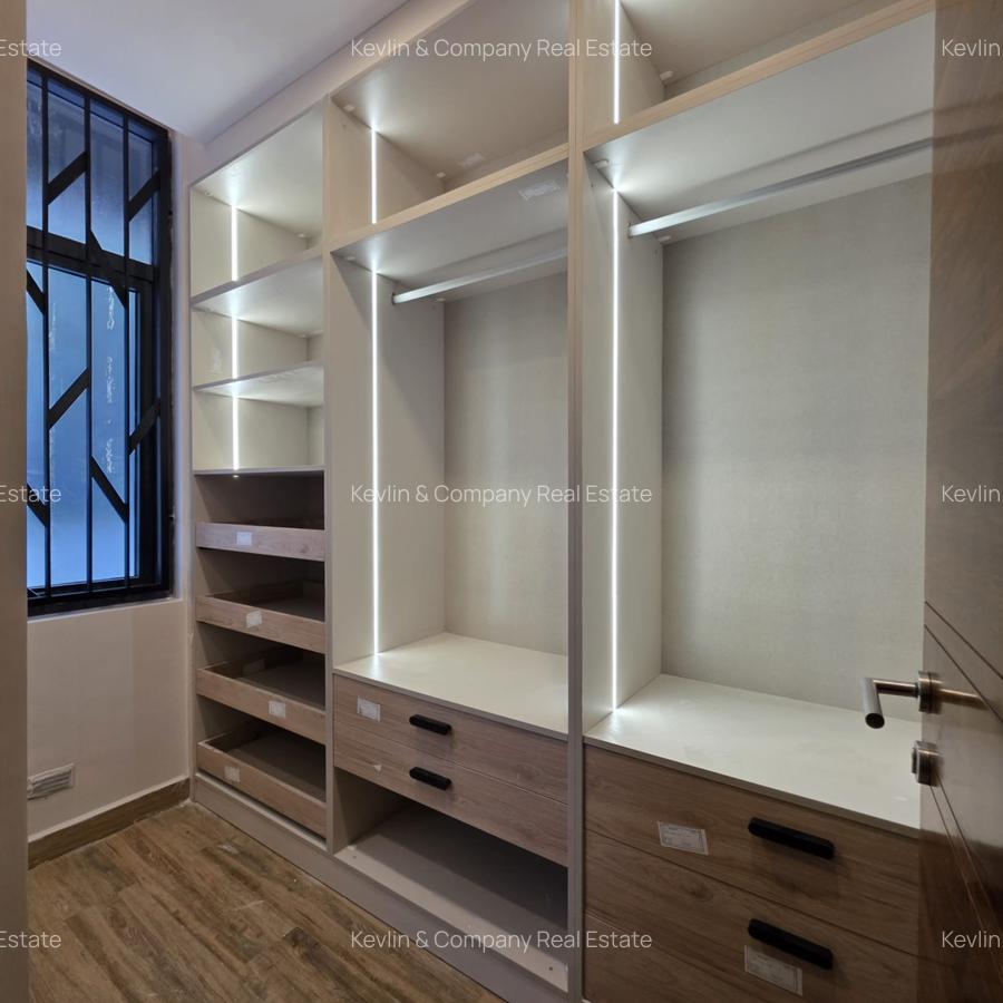 5 Bed Townhouse with En Suite in Westlands Area - 14