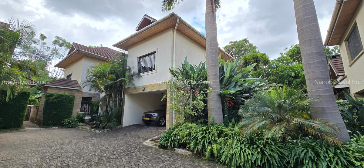 5 Bed Townhouse with En Suite at Lavington Green - 6