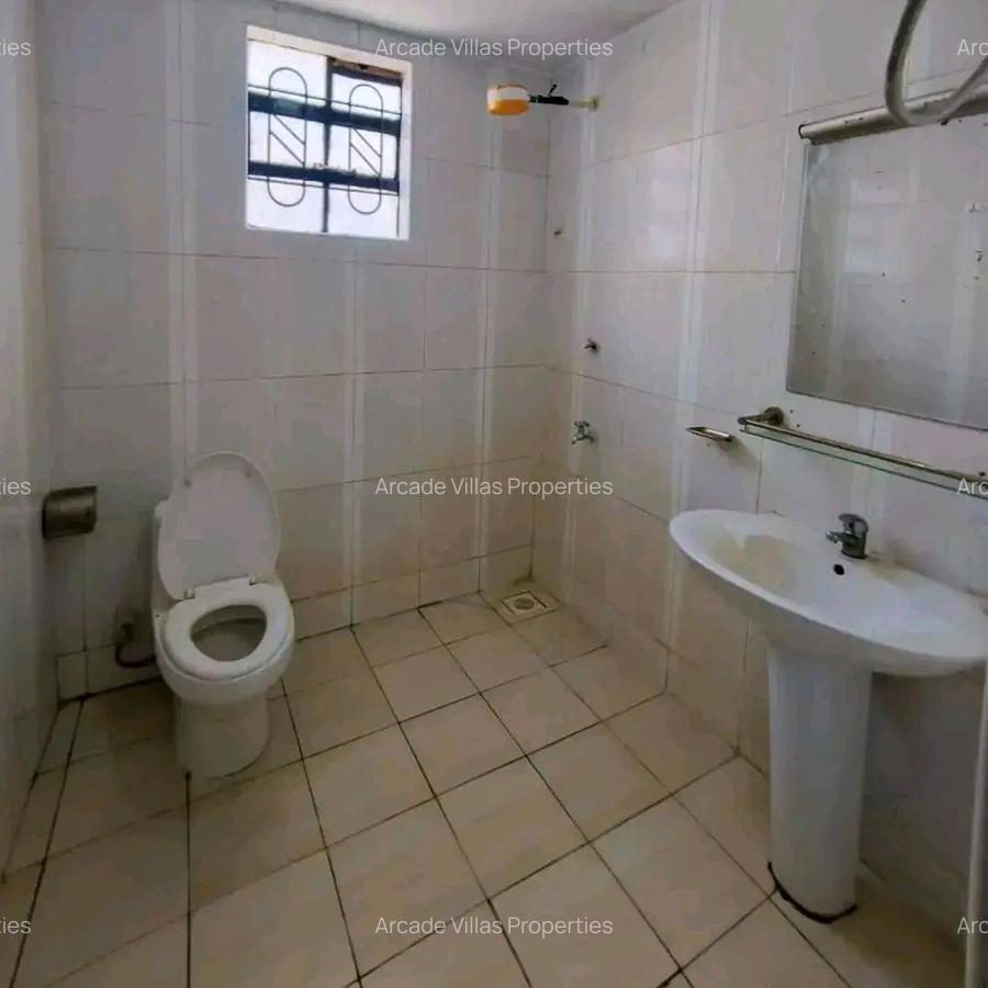 2 Bed Apartment with En Suite at Lavington - 5