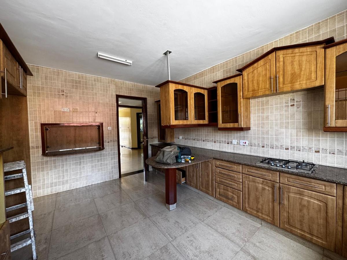 4 Bed Townhouse with En Suite in Westlands Area - 10