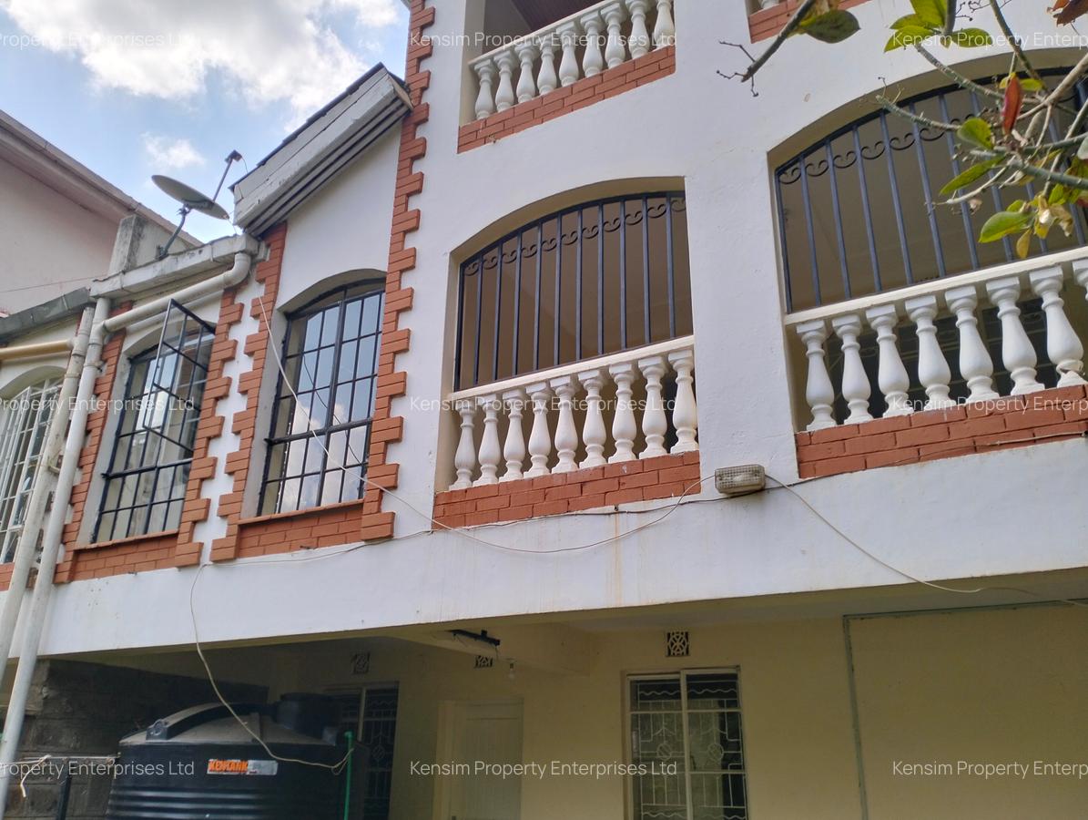 5 Bed Townhouse with En Suite in Lavington - 3