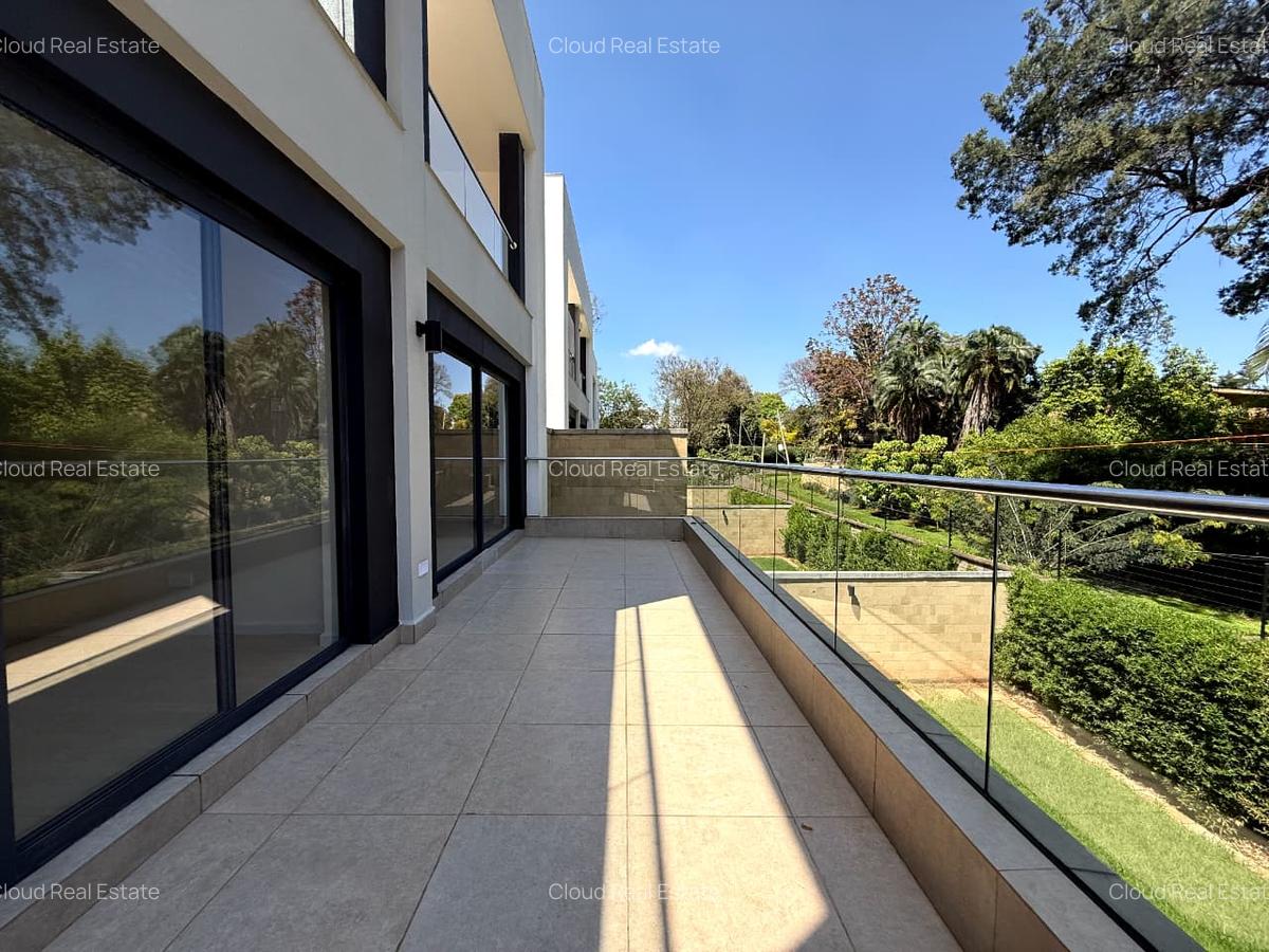 5 Bed House with En Suite in Kyuna - 12