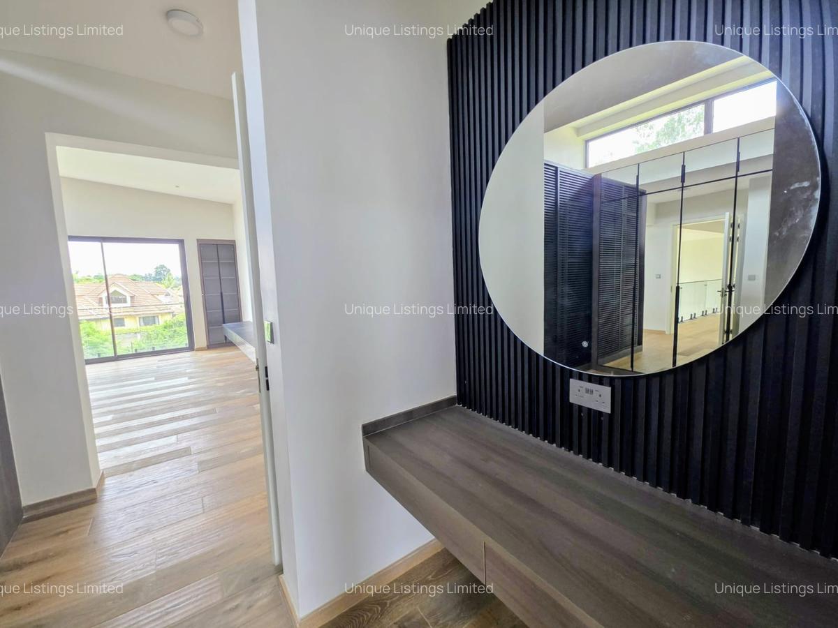 5 Bed Villa with En Suite in Runda - 8
