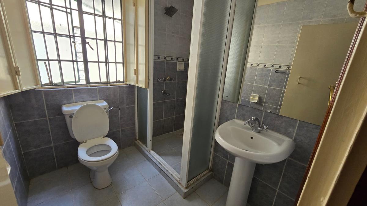 5 Bed House with En Suite in Spring Valley - 10
