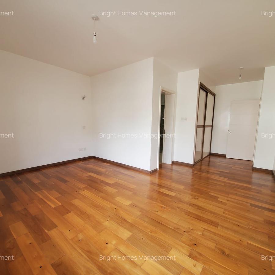 4 Bed Apartment with En Suite in Lavington - 4