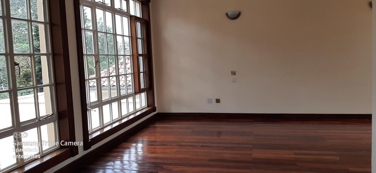 4 Bed Townhouse with En Suite in Westlands Area - 14