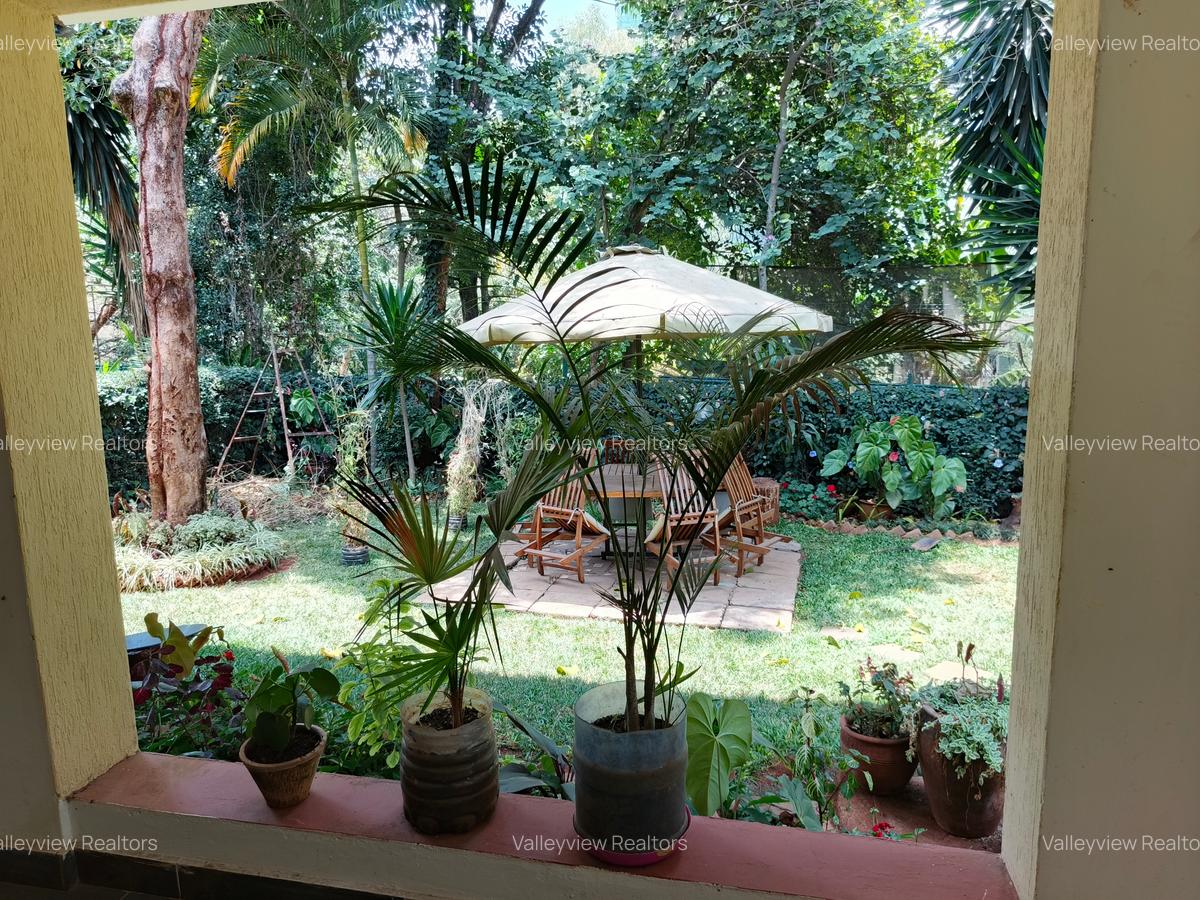 4 Bed Townhouse with En Suite at Lavington - 13