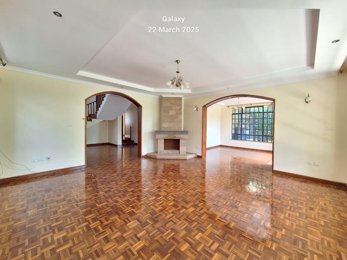 4 Bed Townhouse with En Suite at Lavington - 9